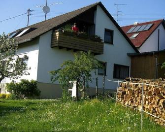 Ferienwohnung 1 35qm, 1 Schlafzimmer, Max. 3 Personen - Salem - Gebäude