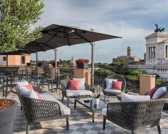 NH Collection Roma Fori Imperiali - Rome - Balcony