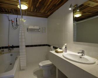 Pakse Hotel & Restaurant - Pakse - Bathroom