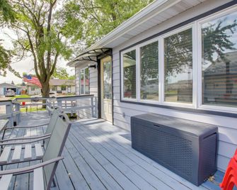 Neenah Home with Deck Near Lake Winnebago - Neenah - Балкон