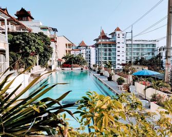 Amstellux Apartments - Pattaya - Pool