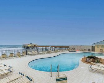 The Ocean Front Starfish Suite by Brightwild - Daytona Beach Shores - Piscina