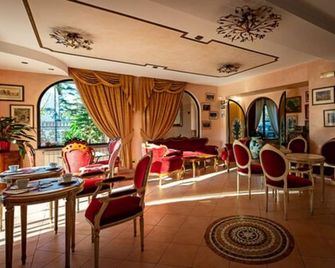 Hotel Louis II - Ciampino - Lounge