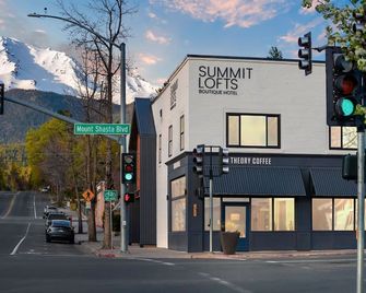 Summit Lofts, Mt Shasta, 2 Queen Beds #209 - Mount Shasta - Gebäude