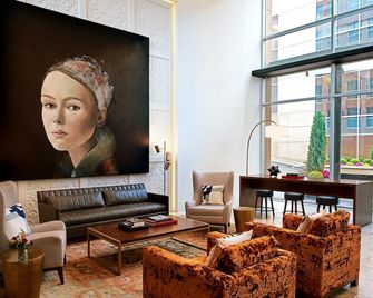 The Fontaine - Kansas City - Living room