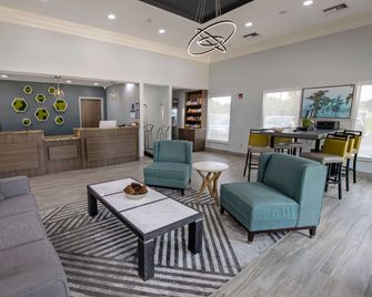 Best Western Plus Vermilion River Inn & Suites - Lafayette - Lobby