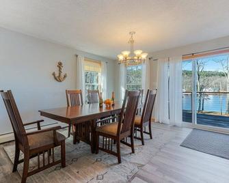Lakefront Home with Private Beach Access & Hot Tub - Lebanon - Dining room