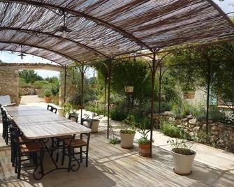 La Ferme du petit Ségriès Bed and Breakfast - Moustiers-Sainte-Marie - Patio