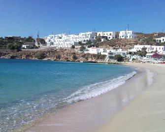 Mina Beach - Agios Stefanos