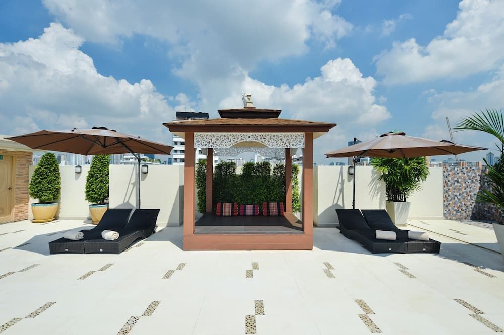 أسبيرا هانا إكزكيوتيف سويتس تونغلور