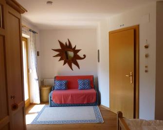Haus Laura by Immobilaustria - Bad Kleinkirchheim - Pokój dzienny