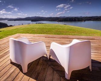 The Top House Lodge - Russell - Balcón