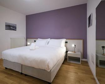 Apartment in the center of Teramo. Suitable for business stays and families. - Teramo - Bedroom