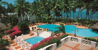 Serena Beach Resort and Spa - Mombasa - Pool