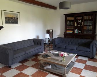 Au Coeur Des Elements - Saint-Nicolas-de-la-Grave - Вітальня