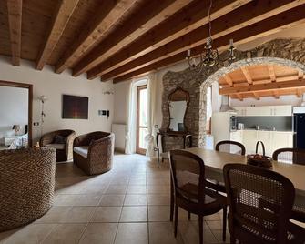 Casa Fornico 2, vista lago e patio - Torri Del Benaco - Dining room