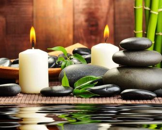 Merlot Sunset-Spa Pckg-O/Nite+bonus Gourmet Dinner Free Glass Of Wine - Delta