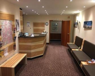 Hotel Lutter - Munich - Front desk