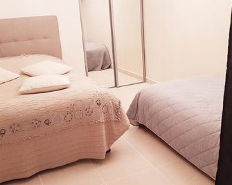 Villa Cyriel - Contes - Habitación