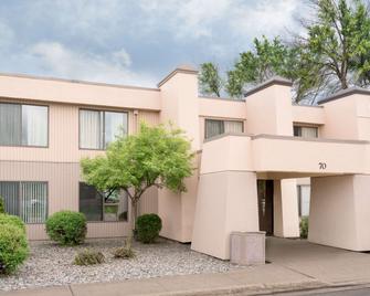 Days Inn by Wyndham St Cloud - St. Cloud - Building