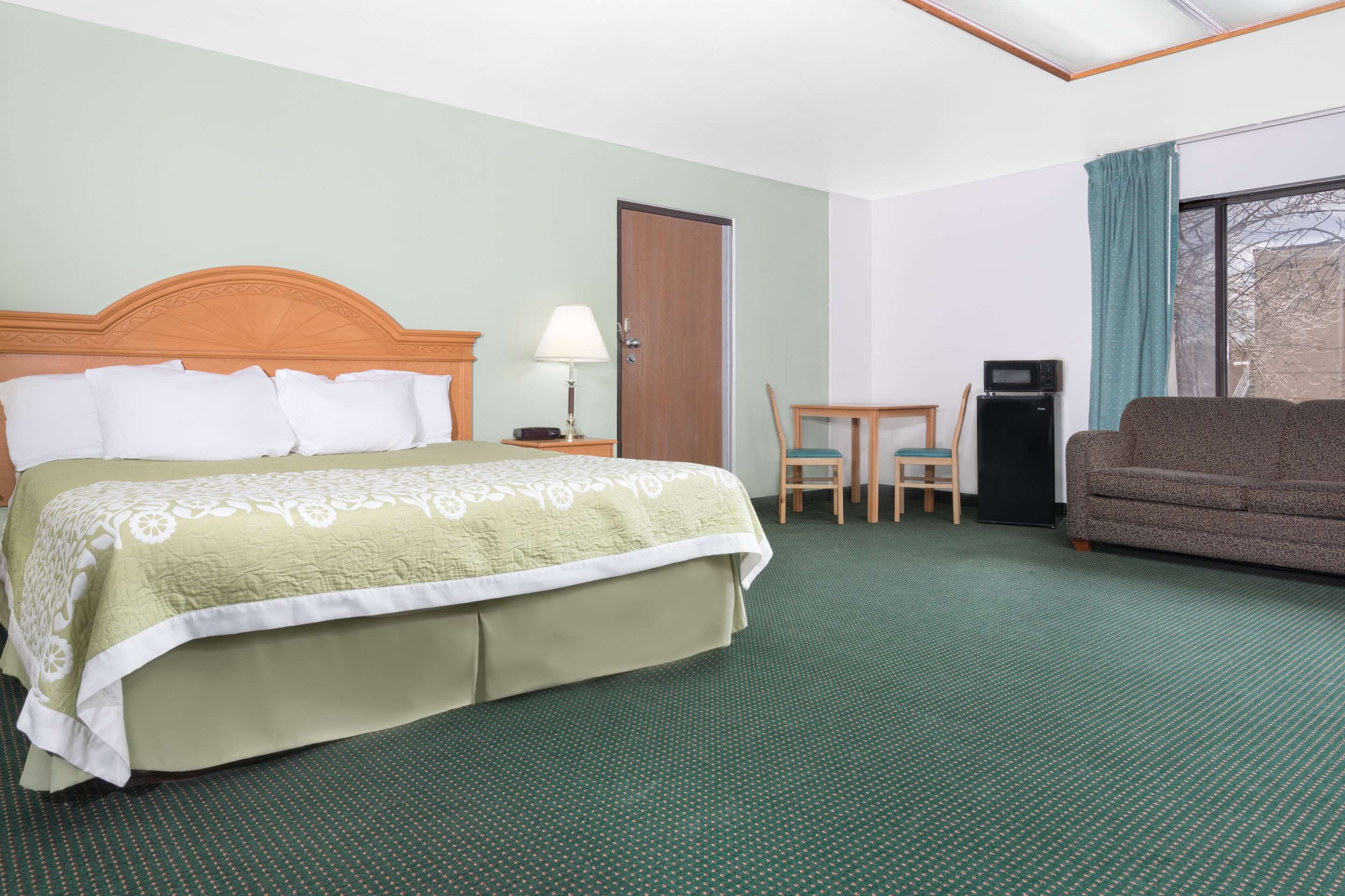 Bedroom view of Days Inn by Wyndham St Cloud