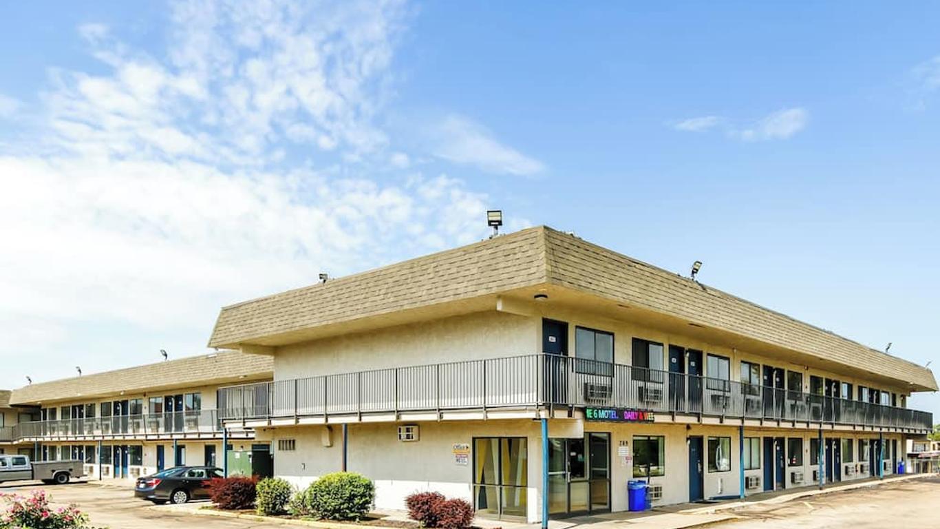 Motel 6 Topeka Northwest