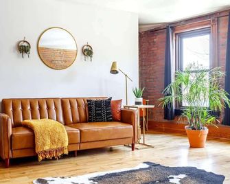 Jungle House Luxury Lofts Â Short North High S - Columbus - Obývací pokoj