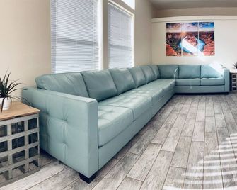 VIEWTwo homes side by sidePet friendlyboat parking~near Antelope/Horseshoe - Page - Living room