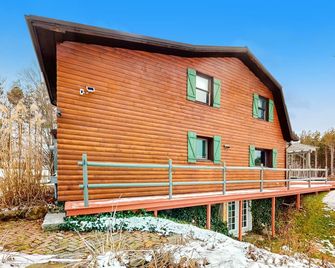 Rock Stream Sanctuary - Rock Stream - Building