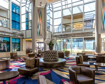 Hilton Los Angeles/Universal City - יוניברסל סיטי - לובי