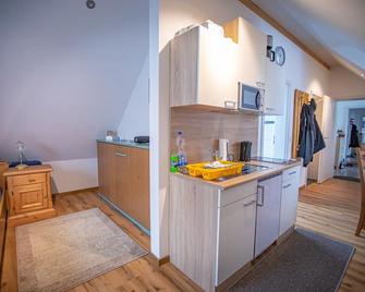 Apartment Haus Maria Waldblick Hühnernest 20 sqm with single kitchen, near Legoland - Oberwaldbach - Cocina