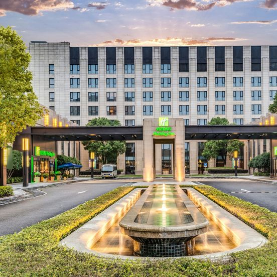 Holiday Inn Shanghai Hongqiao By IHG image 1