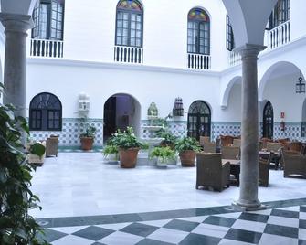 Senator Cadiz Spa Hotel - Cadiz - Patio