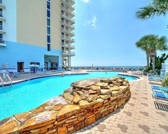 Majestic Beach Resort Tower 2 by Panhandle Getaways - Panama City Beach - Piscina