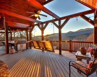 Dream A Little | Ellijay, Ga - Ellijay - Balcony