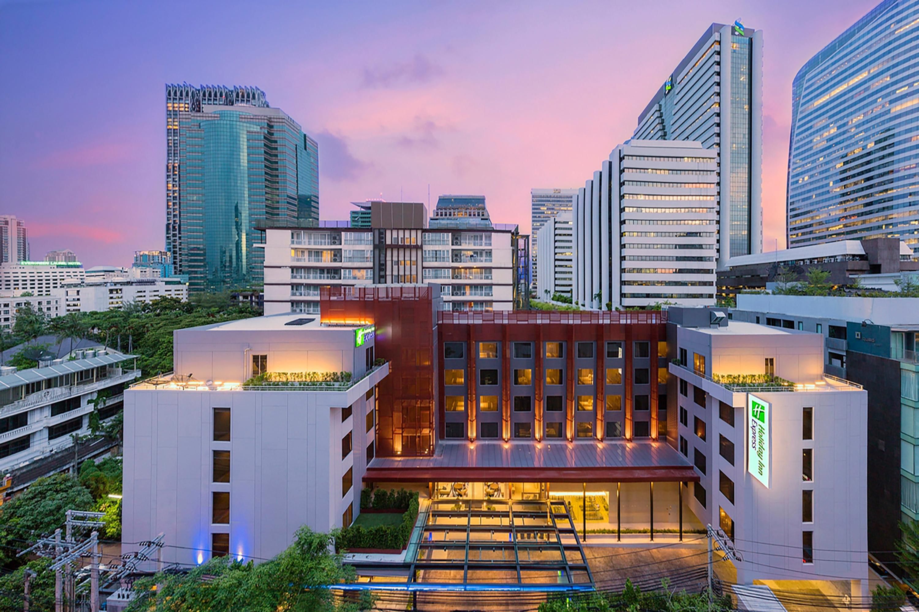 Holiday Inn Express Bangkok Sathorn By IHG thumbnail 3