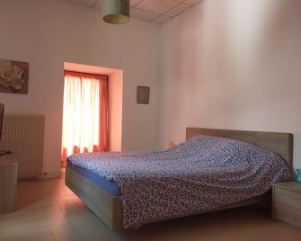 Suite Marguerite chez l'habitant - Saint-Geoire-en-Valdaine - Habitación