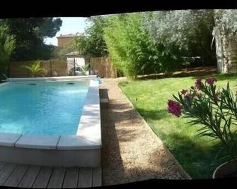 Rent Holiday House Near Avignon With Private Pool. - Laudun-l'Ardoise - Piscina