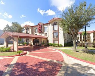 Red Roof Inn & Suites Houston - Hobby Airport - יוסטון - בניין