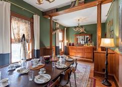 Gh9 · #9 Grant House-The Douglass State Room - Tofte - Dining room