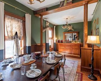 Gh9 · #9 Grant House-The Douglass State Room - Tofte - Dining room