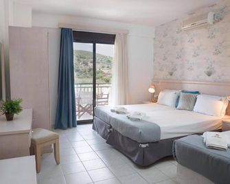 Hotel Areti - Néos Marmarás - Schlafzimmer