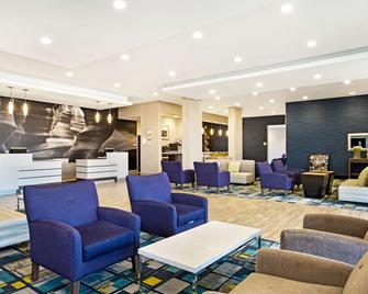 La Quinta Inn & Suites by Wyndham Page at Lake Powell - Page - Area lounge