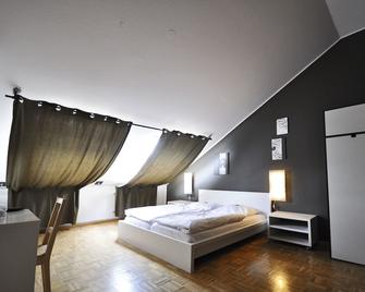 Five Elements Hostel - Francoforte - Camera da letto