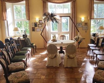 Gutshof Elbschloss Kehnert - Bertingen - Restaurante