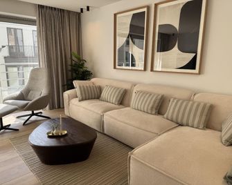 Huswell - Design Apartment With Sea Views - Knokke-Heist - Вітальня