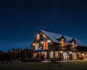 Tree House Lodge Bed & Breakfast - Cheviot - Building