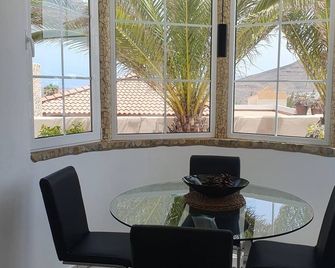 El Paraiso - La Pared - Balcony