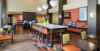 Hampton Inn & Suites Pensacola I-10 N at Univ. Twn Plaza, FL - פנסאקולה - מסעדה