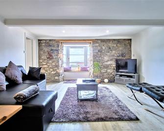 Imperial Apartment - Oban - Living room